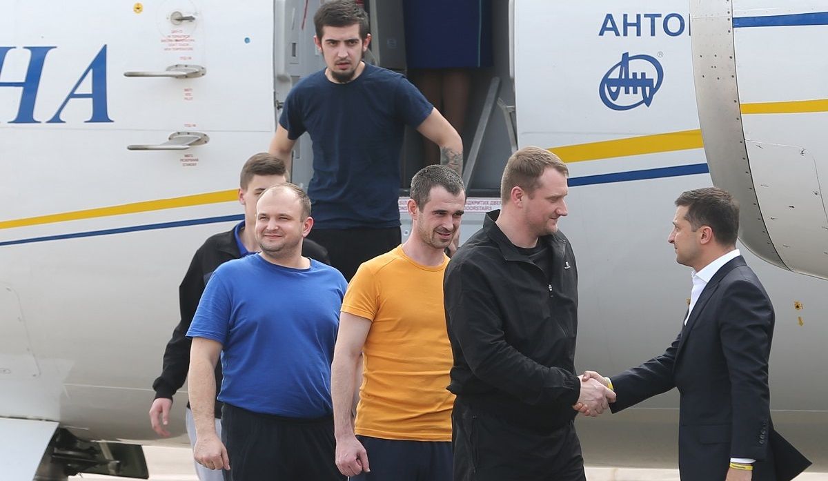 До України повернулися 35 полонених з РФ
