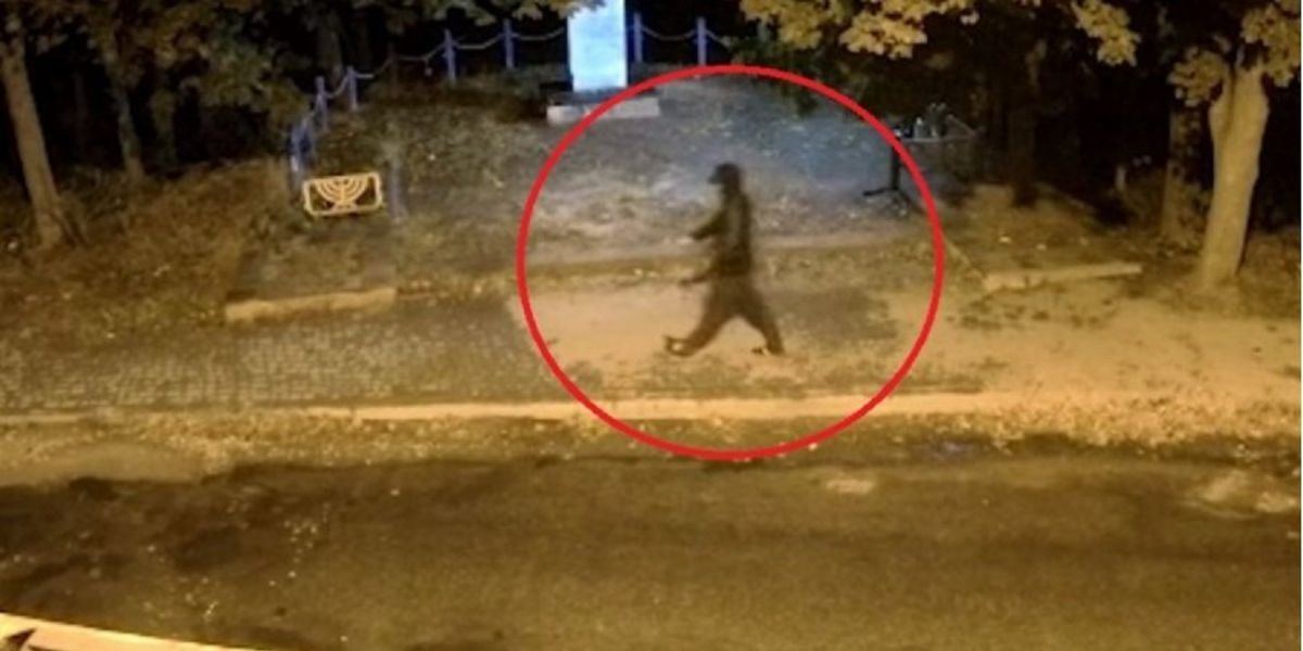 Поліція оприлюднила відео з підозрюваним у замаху на ректора ТНЕУ