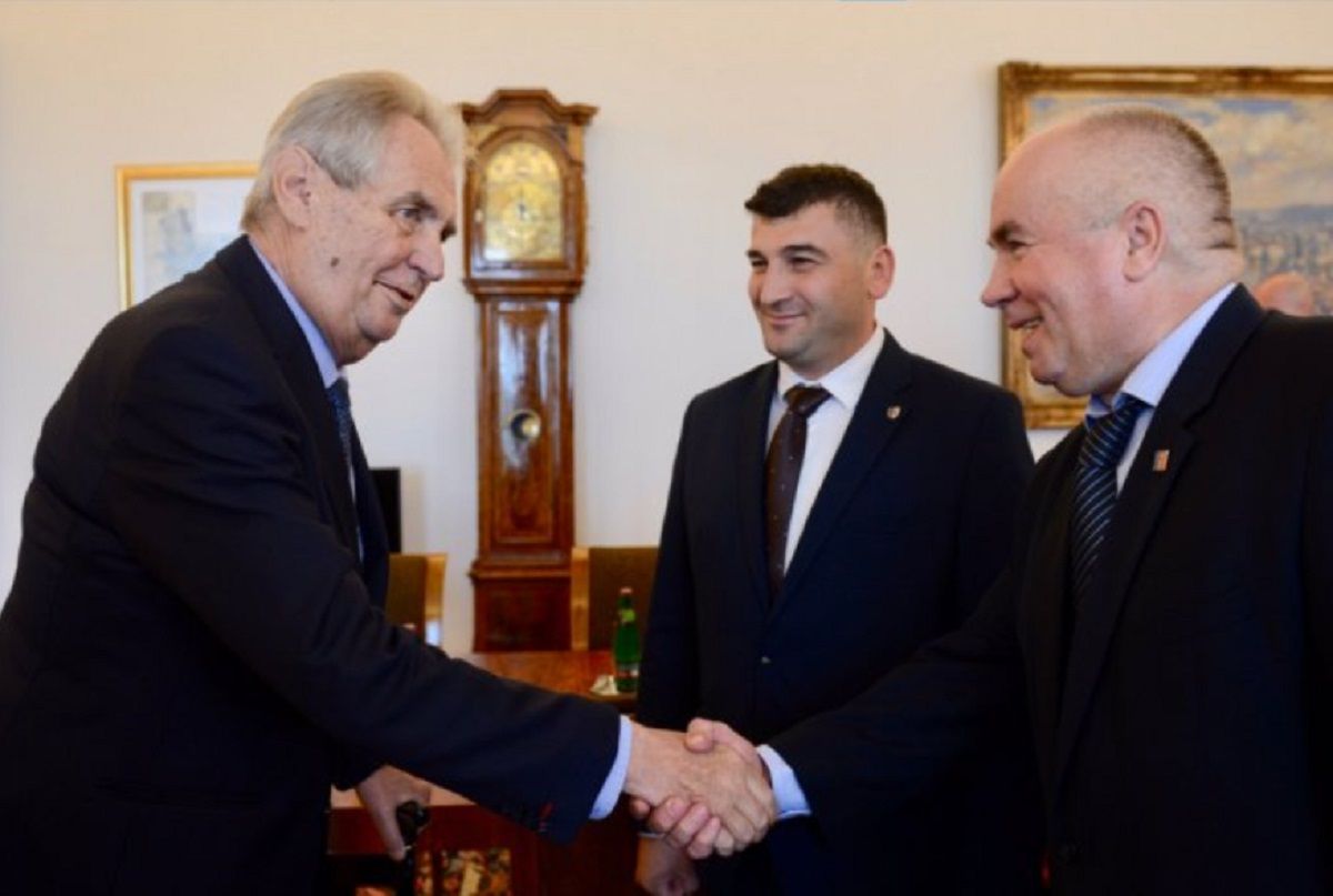 Президент Чехії Мілош Земан обговорив з делегацією русинів «автономію Закарпаття»