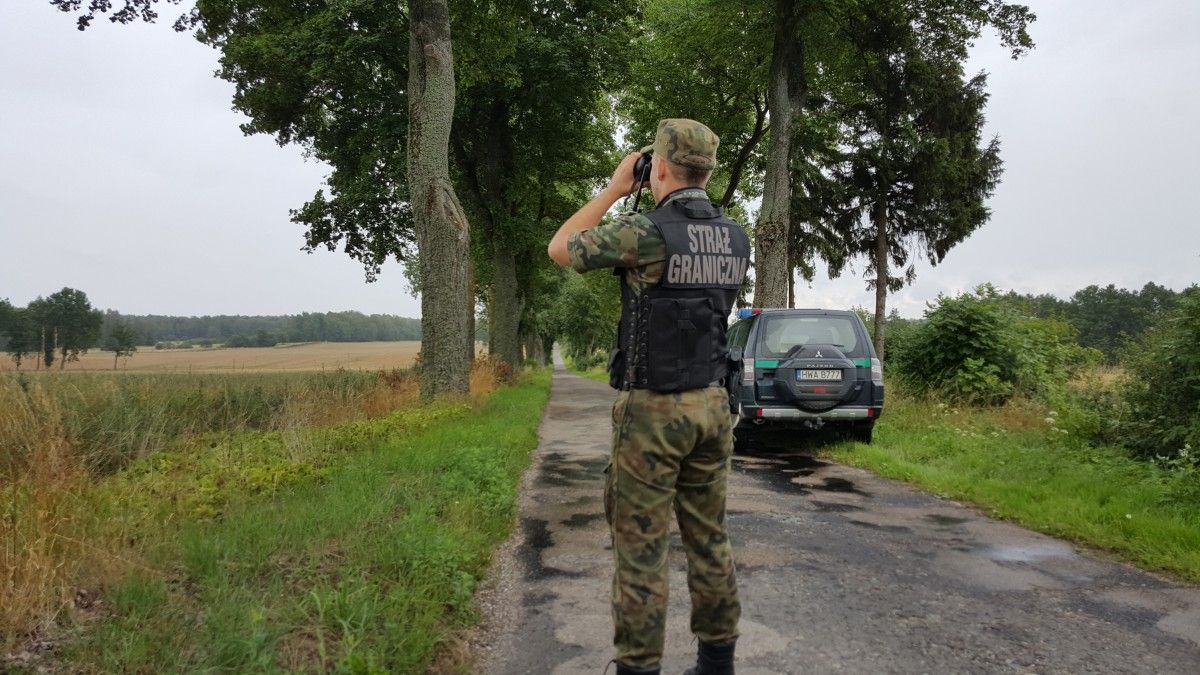 У Польщі затримали українця, підозрюваного у перевезенні мігрантів до Великої Британії