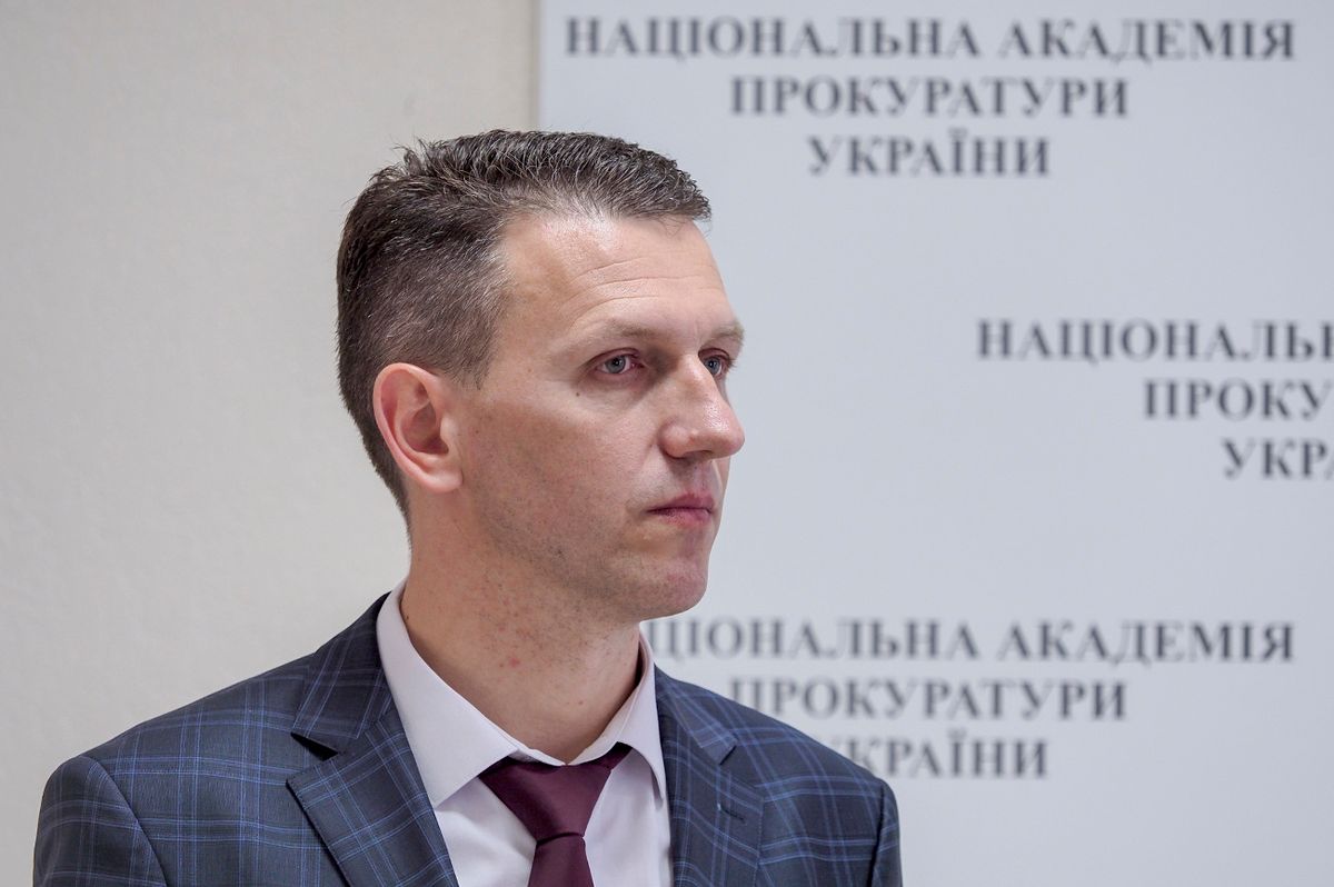В кабінеті директора ДБР Романа Труби виявили прослушку