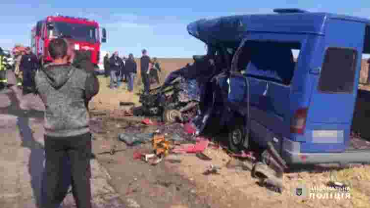 Винуватцем ДТП на Одещині з дев’ятьма загиблими став водій вантажівки