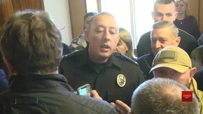 Протестувальники увірвались в ЛОДА з вимогою відставки начальника поліції