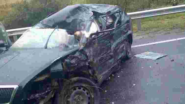 Внаслідок ДТП з вантажівкою на трасі у Козьовій загинув 28-річний водій 