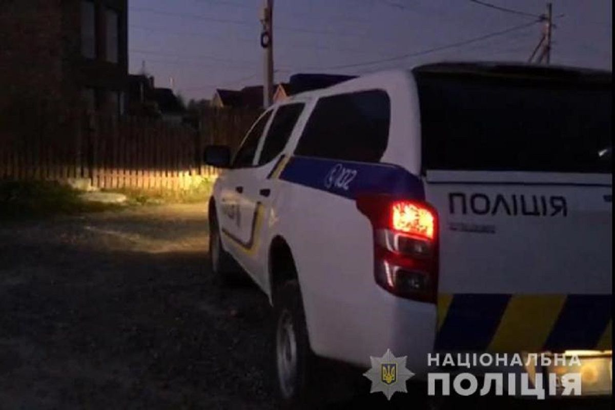 Невідомі кинули дві гранати на приватне подвір’я в Калуші