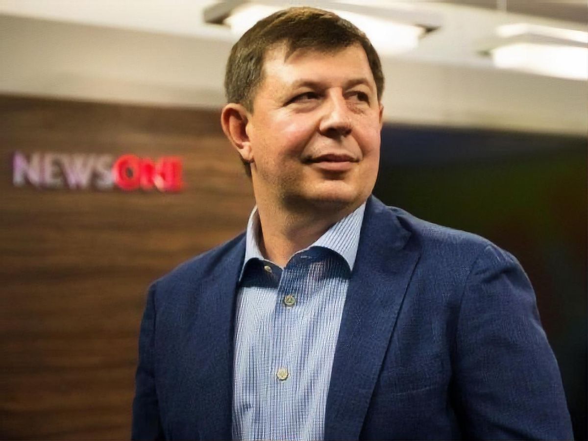 Власника наближених до Медведчука телеканалів допитали за трьома статтями ККУ