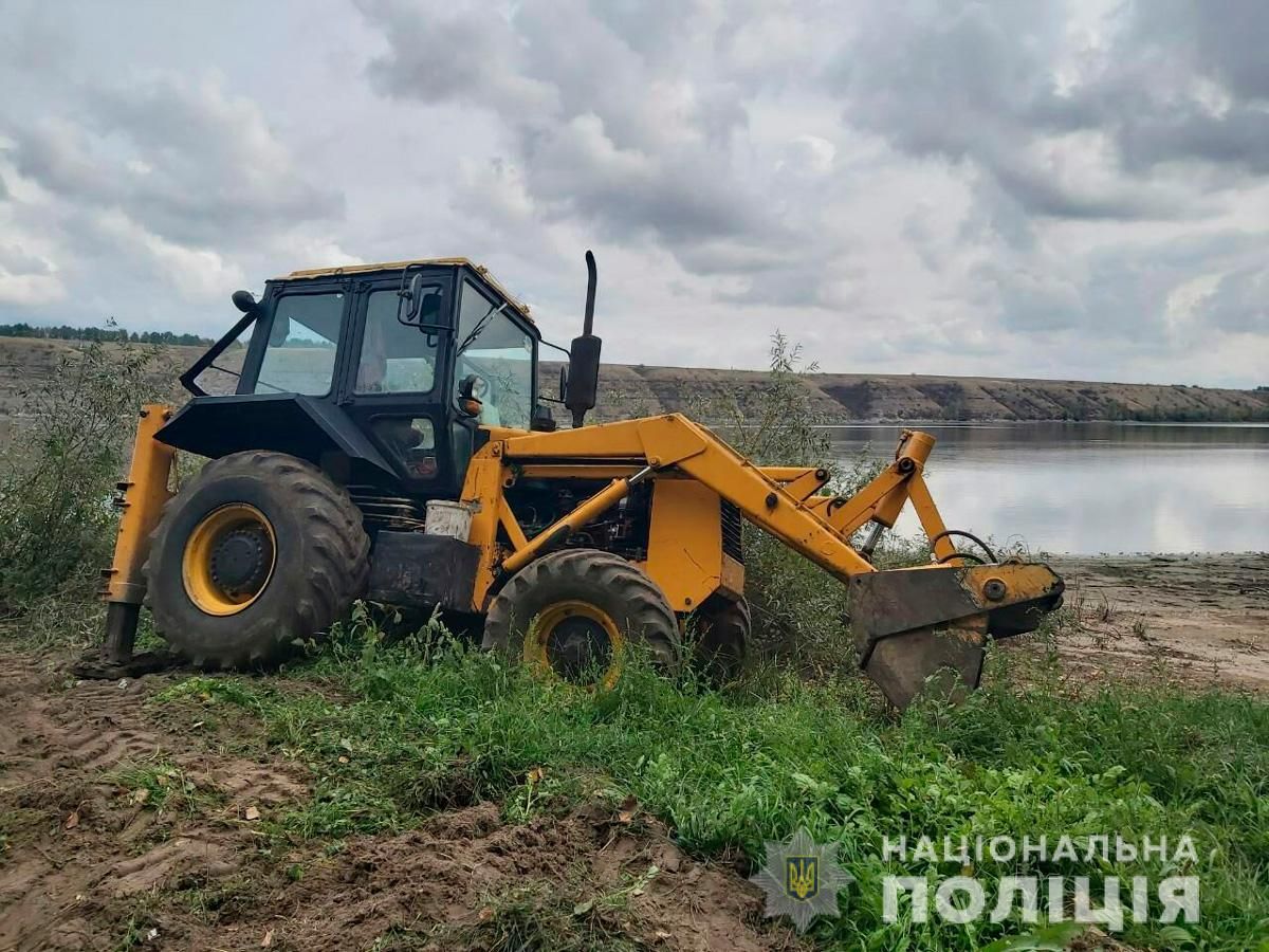 На Буковині водій екскаватора на смерть задавив свого напарника 