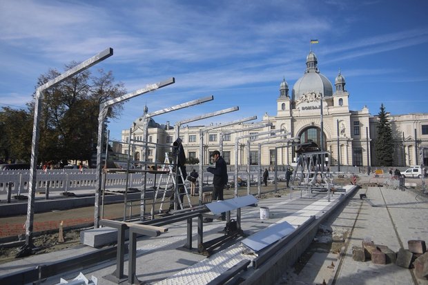 Частину площі Двірцевої у Львові відкриють у листопаді