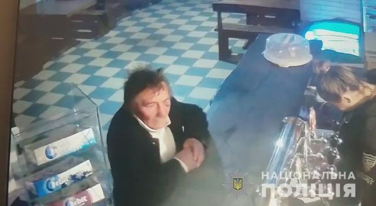 Львівські поліцейські просять допомогти встановити особу чоловіка, який загинув у ДТП