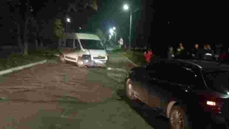 На Львівщині у ДТП за участі п'яного водія та «швидкої» постраждало двоє людей 