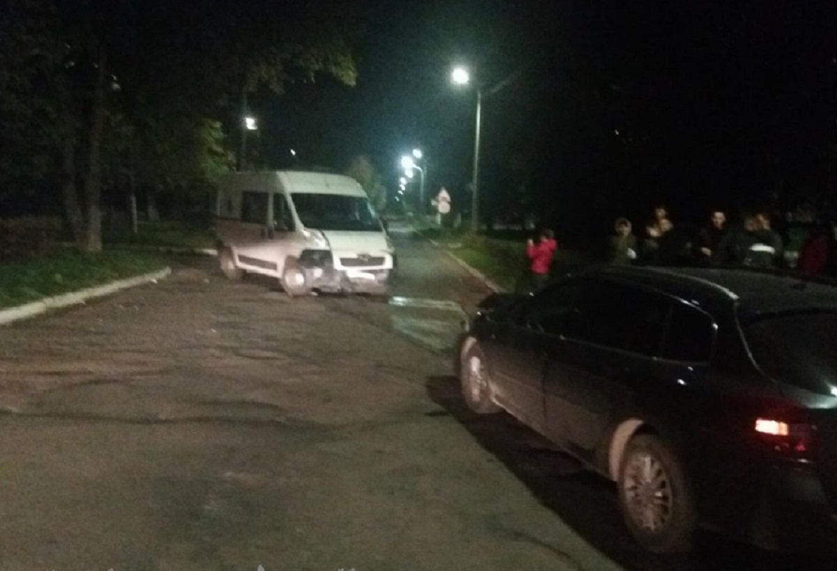 На Львівщині у ДТП за участі п'яного водія та «швидкої» постраждало двоє людей 