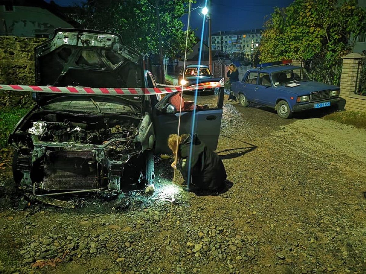 У Бучачі на Тернопільщині спалили авто відомого місцевого активіста