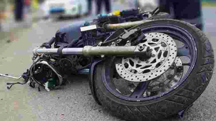 У Жовкві внаслідок зіткнення з електроопорою загинув неповнолітній мотоцикліст