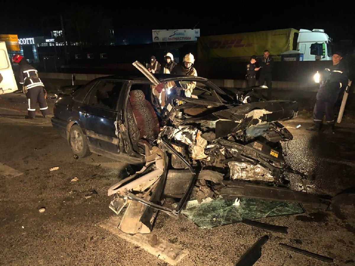 Через ДТП в передмісті Львова одна людина загинула та четверо травмувалися
