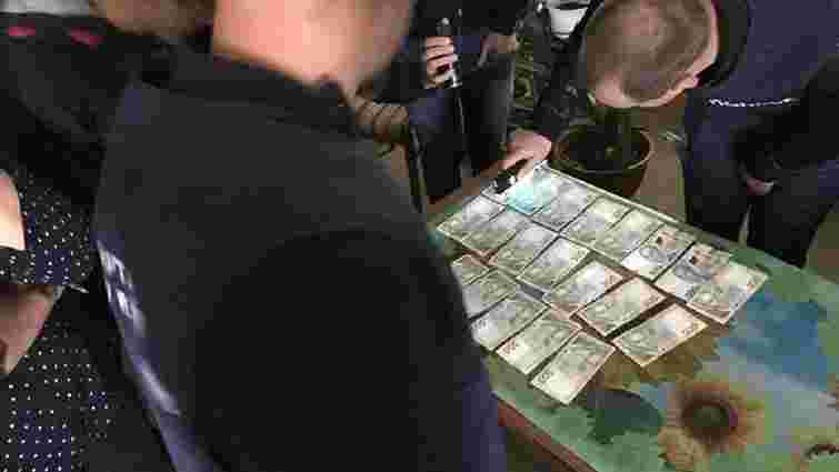 Керівника райавтодору на Буковині оштрафували на 25,5 тис. грн за хабар