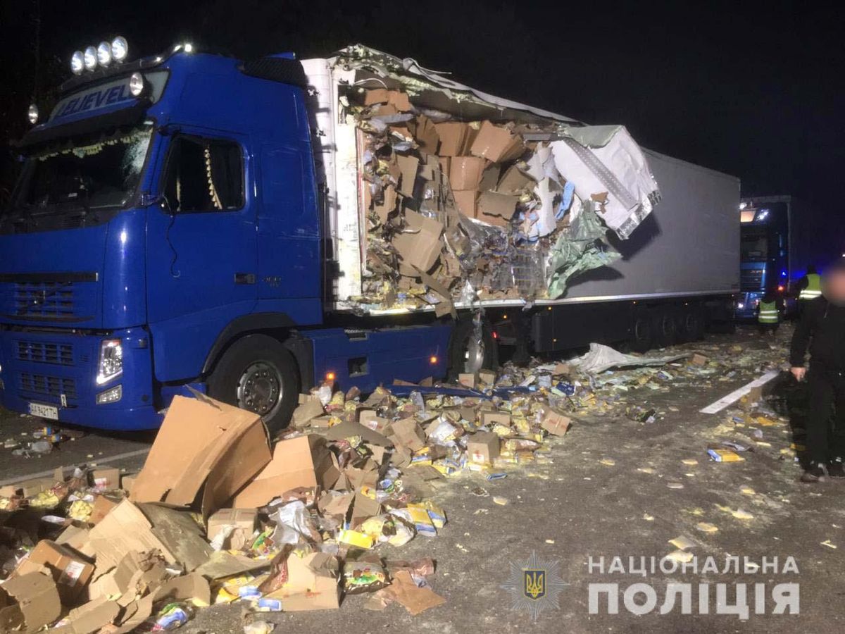На Рівненщині через зіткнення двох вантажівок загинув 50-річний мешканець Львівщини