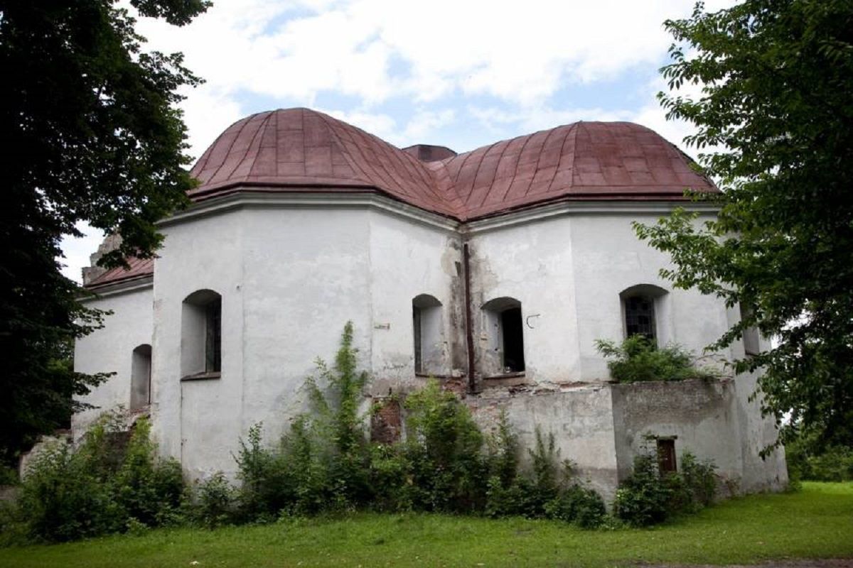 Фонд держмайна може зупинити приватизацію костелу ХІХ століття у Магерові
