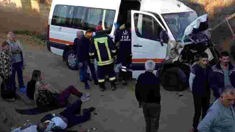 Десятеро українських туристів постраждали у ДТП в Туреччині 