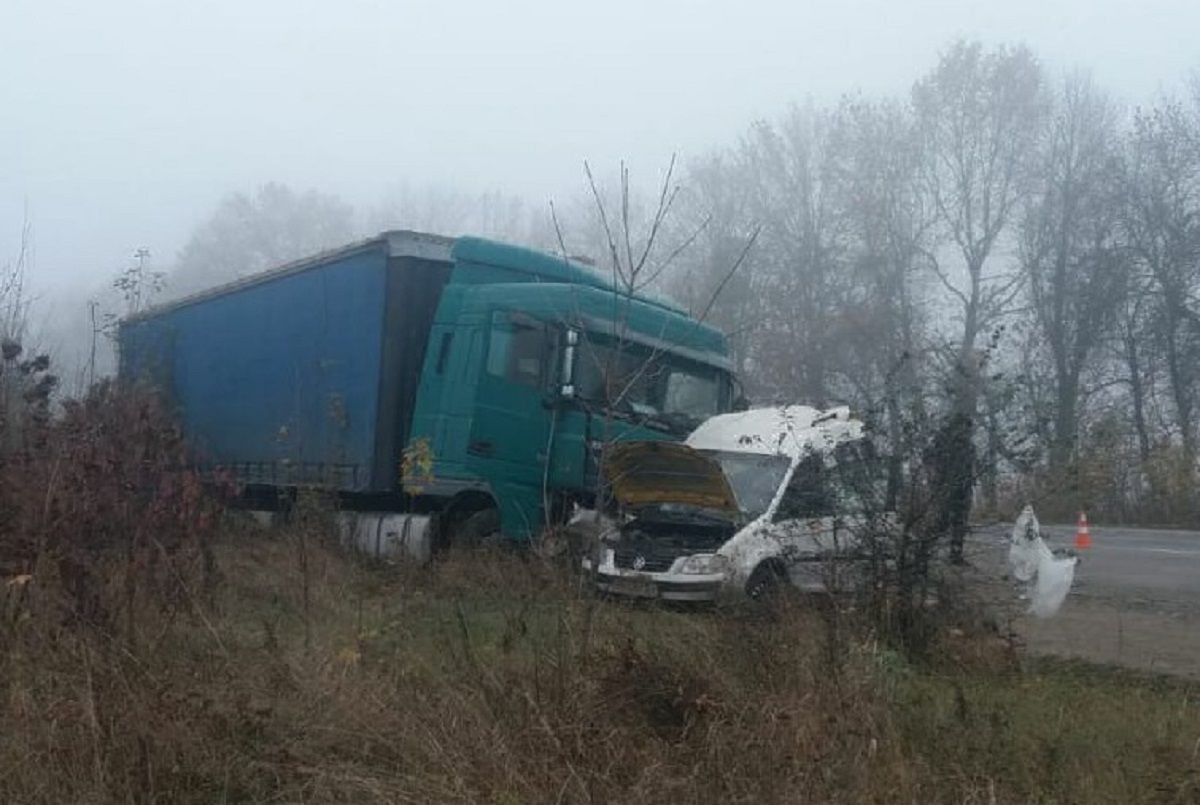 В ДТП на Хмельниччині загинула сім’я, вижив лише 10-річний хлопчик