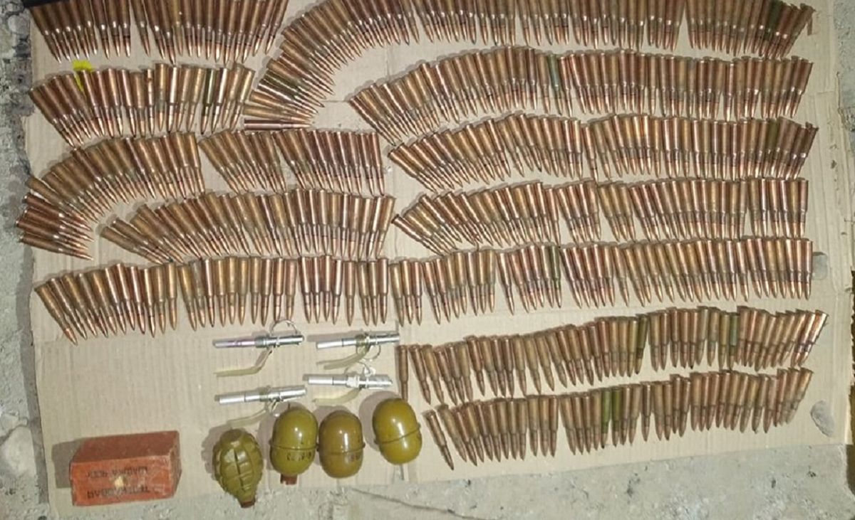 У Бориславі СБУ виявила схованку зі зброєю та боєприпасами