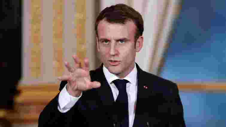 Президент Франції в інтерв'ю правому журналу згадав «нелегальні українські банди»