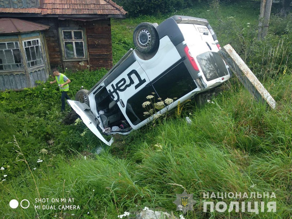 На Львівщині засудили умовно 19-річного водія, який на смерть збив жінку на автобусній зупинці
