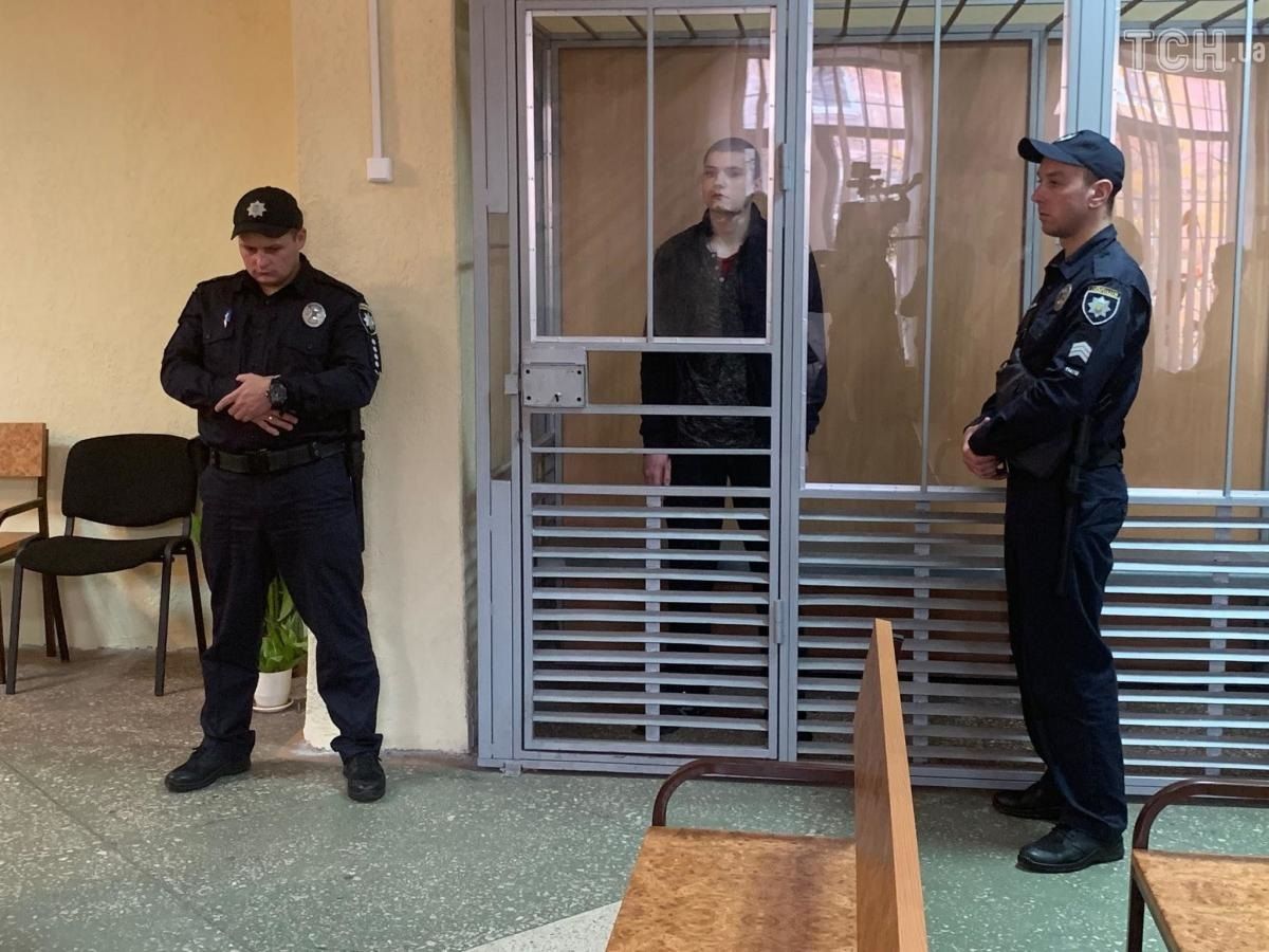 19-річного хлопця з Павлограда, який п’яним зарізав чоловіка і дитину, ув’язнили довічно