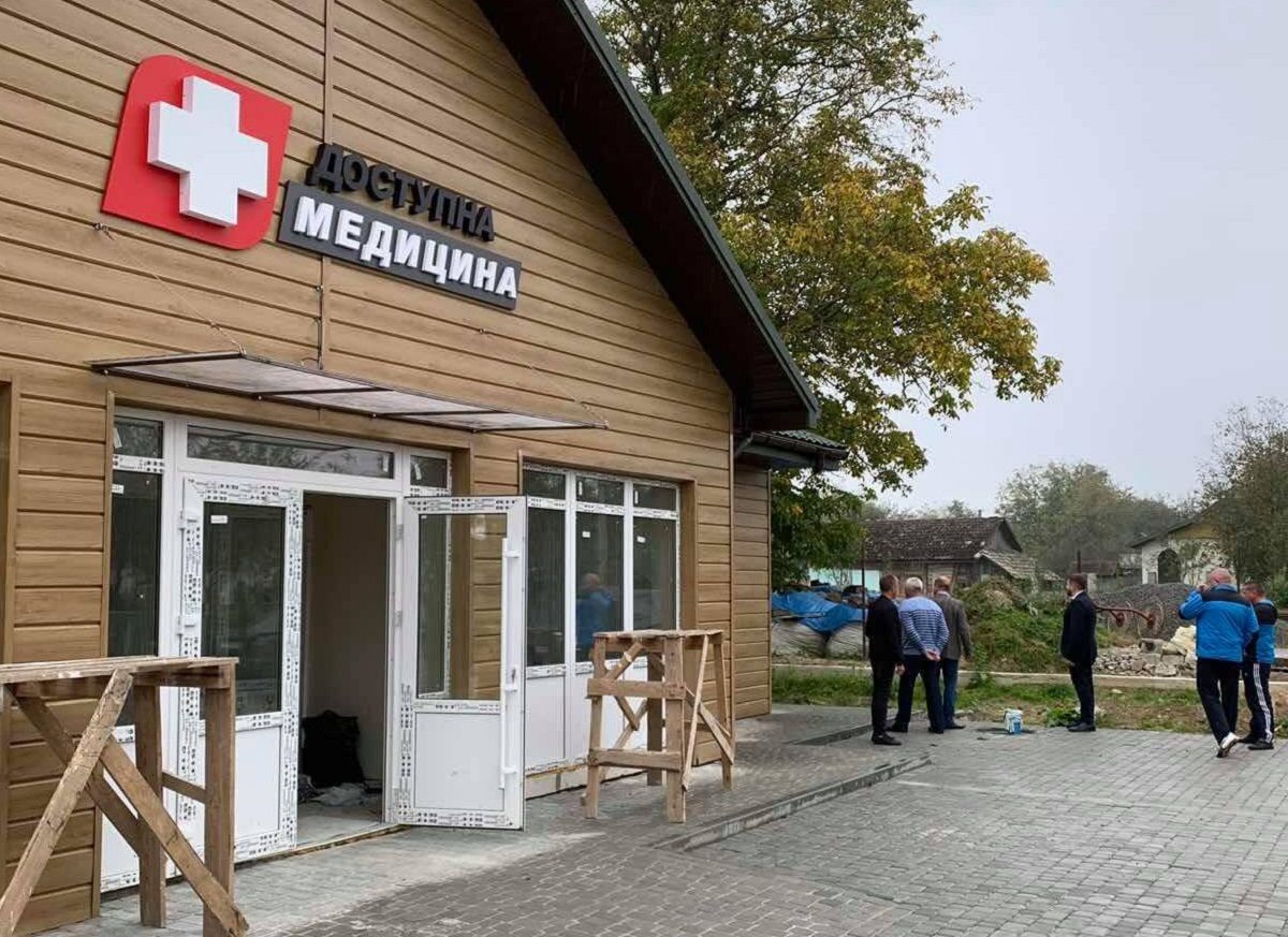 ЛОДА розірве угоди з 10 підрядниками, які не збудували вчасно сільські амбулаторії