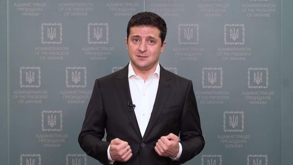 Зеленський запропонував провести референдум з питання продажу української землі іноземцям