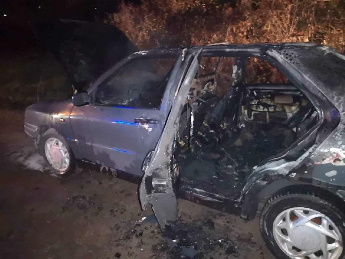 У Яворівському районі згоріли два автомобілі