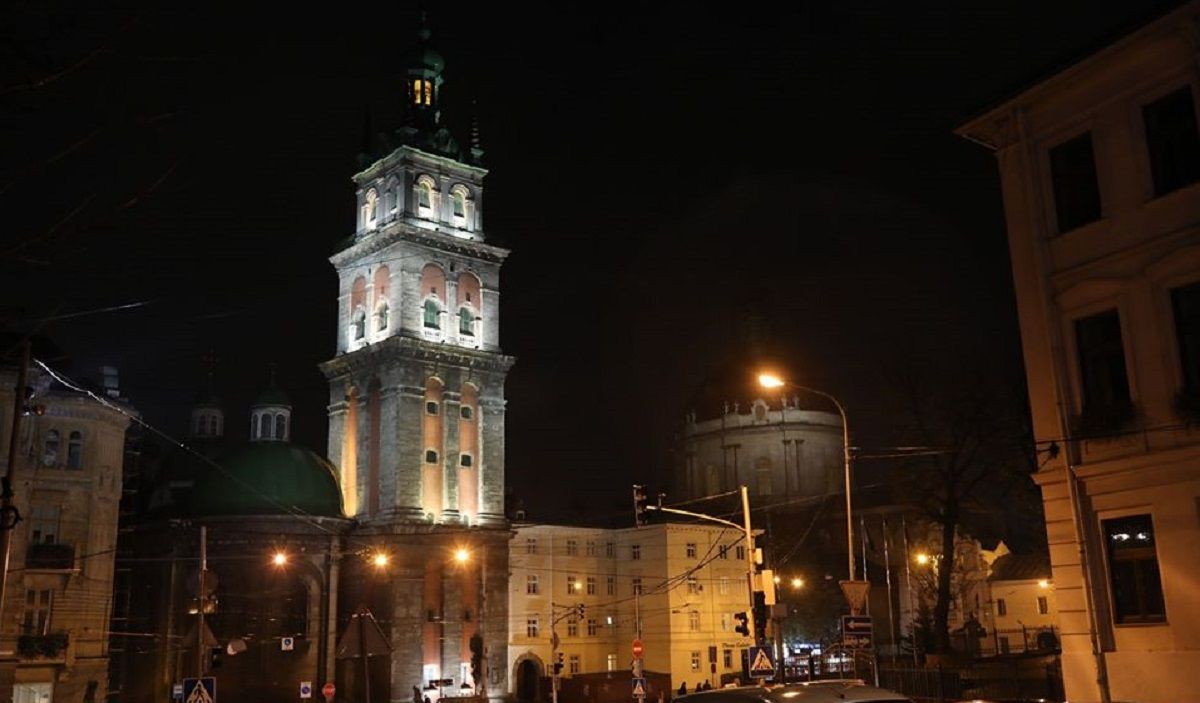 Львівська мерія показала, як виглядають пам’ятки архітектури з оновленою підсвіткою 