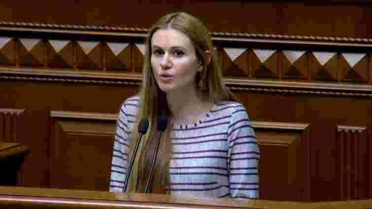 Депутатка «Слуги народу» заявила про політичне переслідування її сім’ї. Що з цим не так?