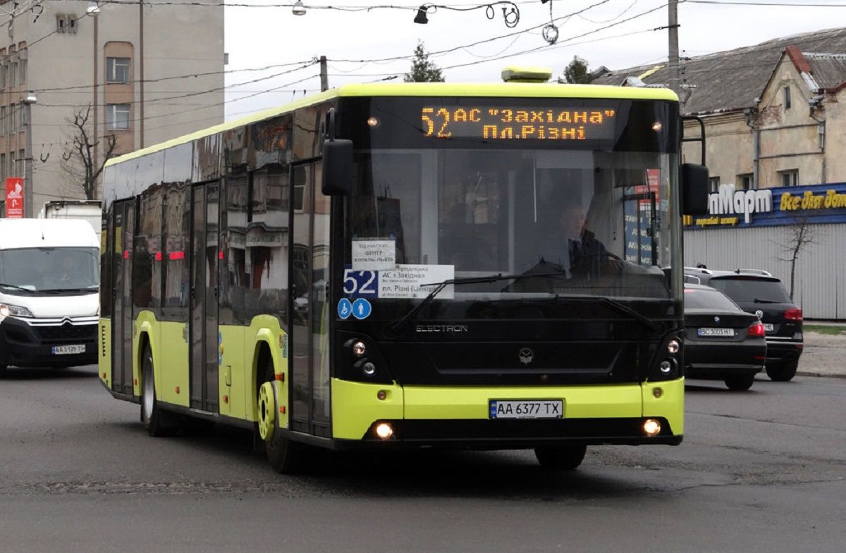 Маршрут львівського автобуса №52 продовжили до Рудного