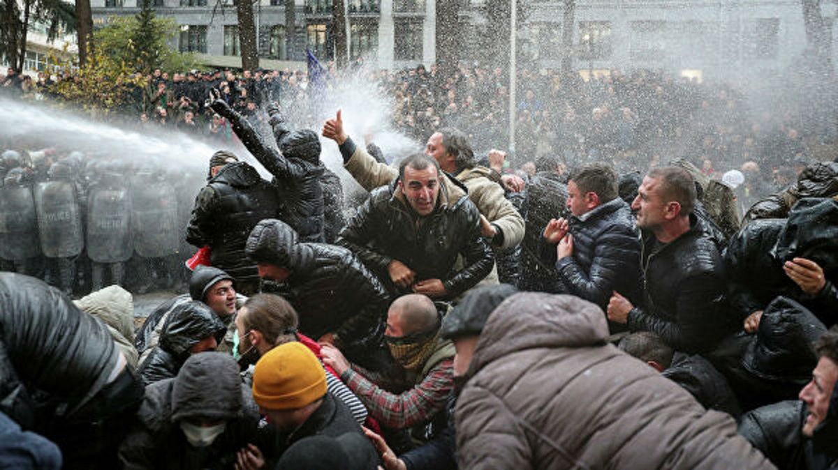 Поліція розігнала табір протестувальників під грузинським парламентом