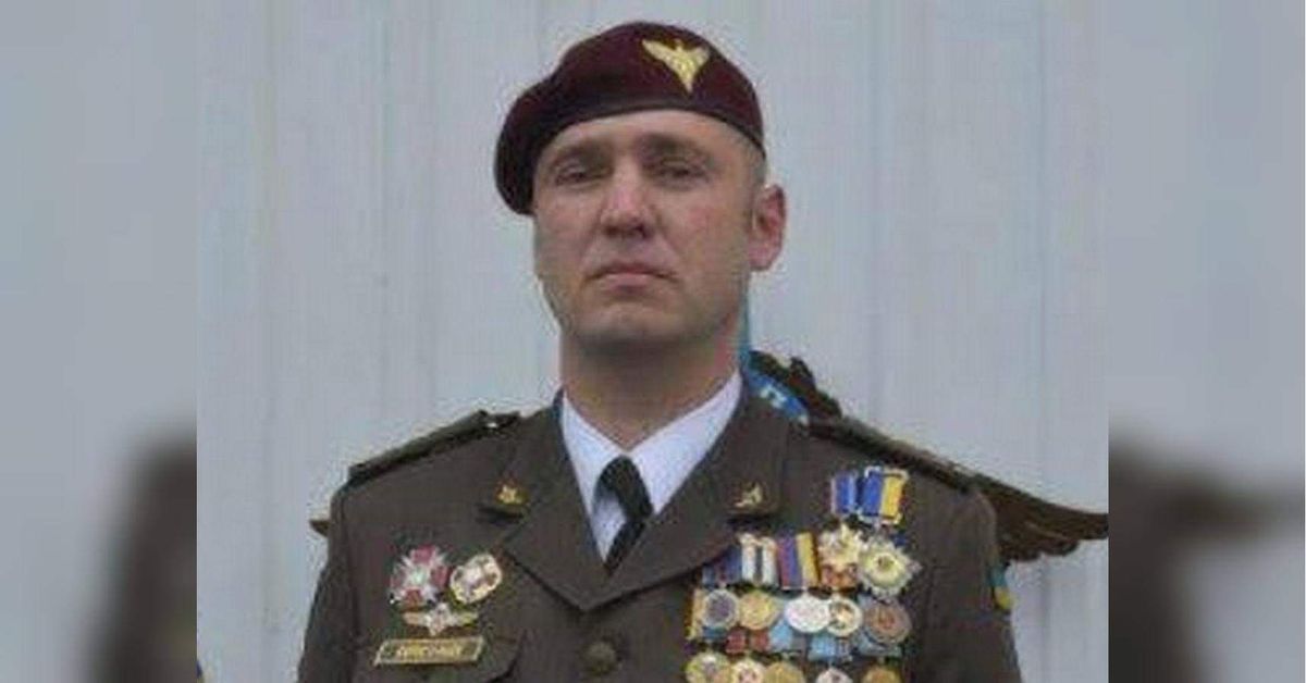 Зеленський посмертно нагородив командира 128 бригади ЗСУ Євгена Коростельова