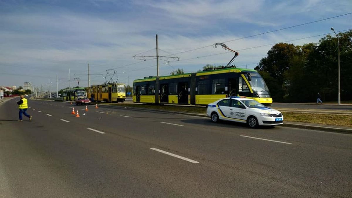 Збитого трамваєм 36-річного львів’янина оштрафували за порушення ПДР