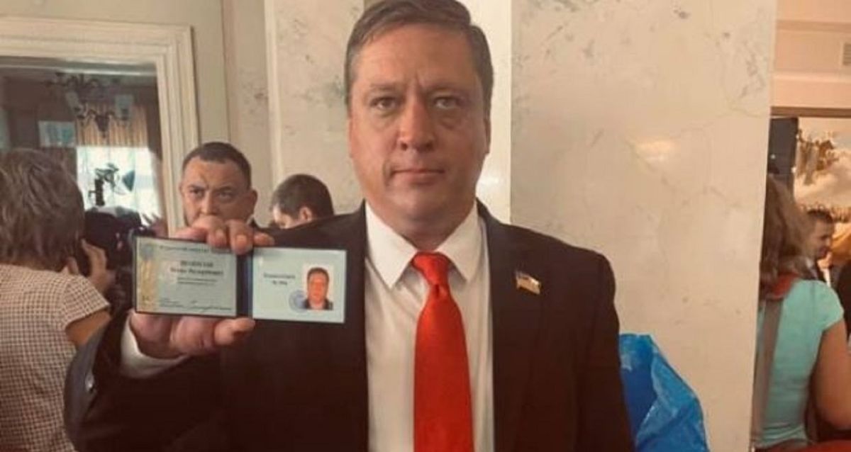 Роман Іванісов призупинив своє членство у парламентській фракції «Слуга народу»