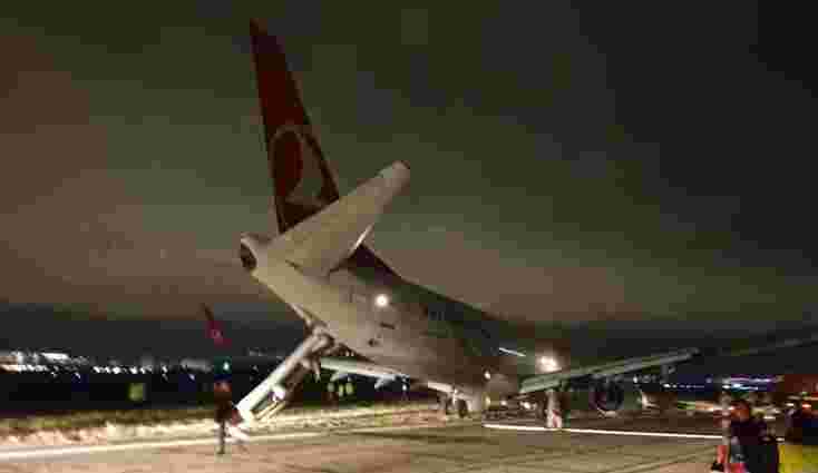 Аеропорт Одеси скасував всі рейси через аварійну посадку турецького Boeing 737