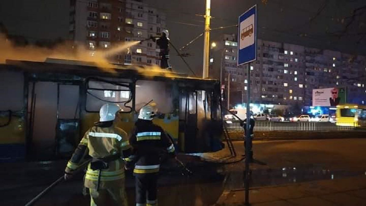 На вул. Науковій згорів тролейбус маршруту №22