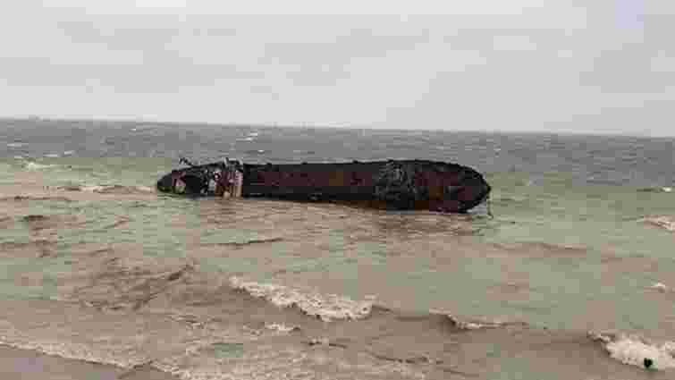 Через шторм екологи не можуть почати ліквідацію наслідків аварії танкера під Одесою