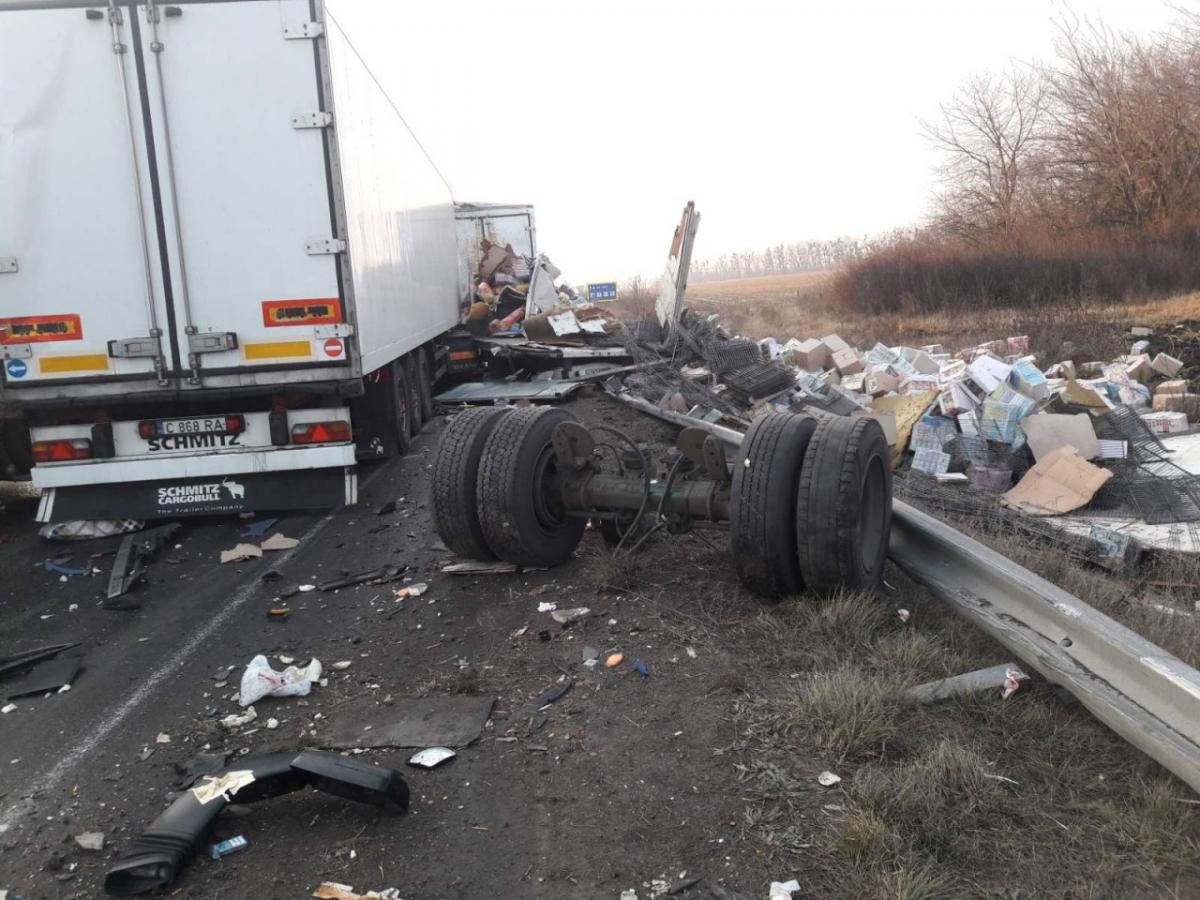 Через ожеледицю на трасі Київ-Одеса сталася масова ДТП за участю 11 автомобілів