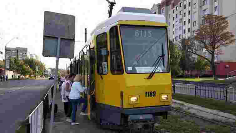 У львівських трамваях пасажири зможуть самостійно відчиняти двері на зупинках