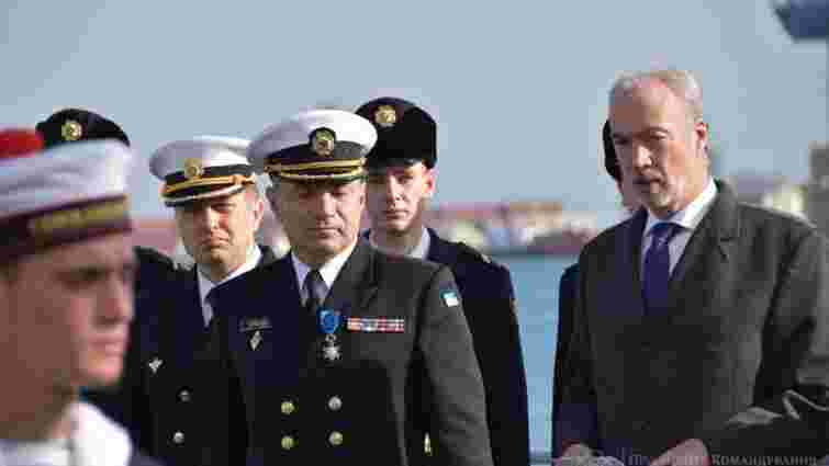 Президент Франції нагородив командувача ВМС України орденом «За заслуги»