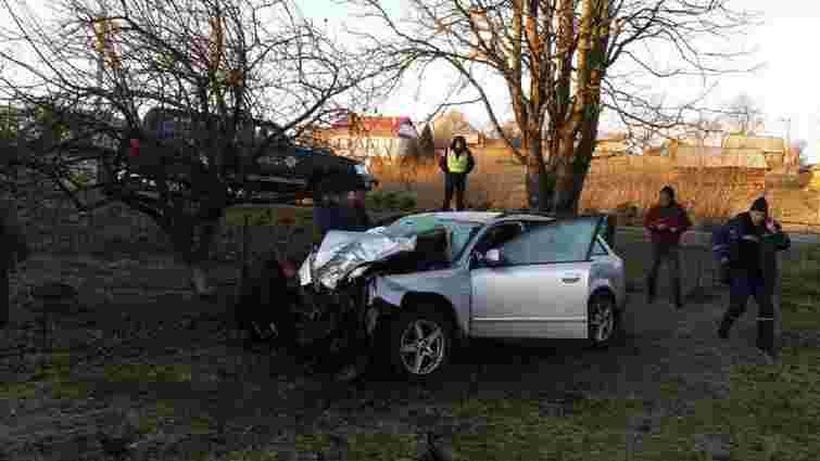 Вночі 22-річний водій Audi врізався в дерево на Турківщині, пасажир загинув