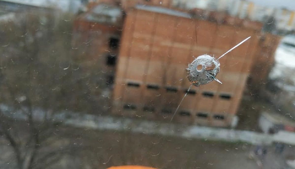Двоє львівських підлітків обстріляли з пістолета вікна багатоповерхівки