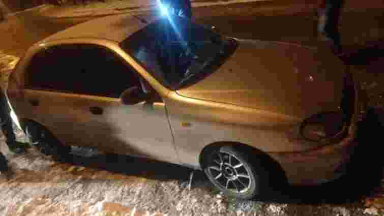 У Львові п’яний водій після двох вчинених ДТП заснув у своєму автомобілі