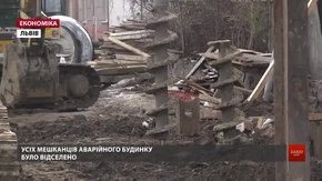 На Замарстинівській відновили роботи з прокладання колектора біля аварійного будинку