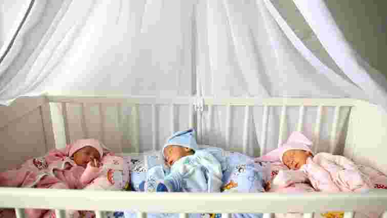 У Львові знову народилася трійня – дві дівчинки і хлопчик