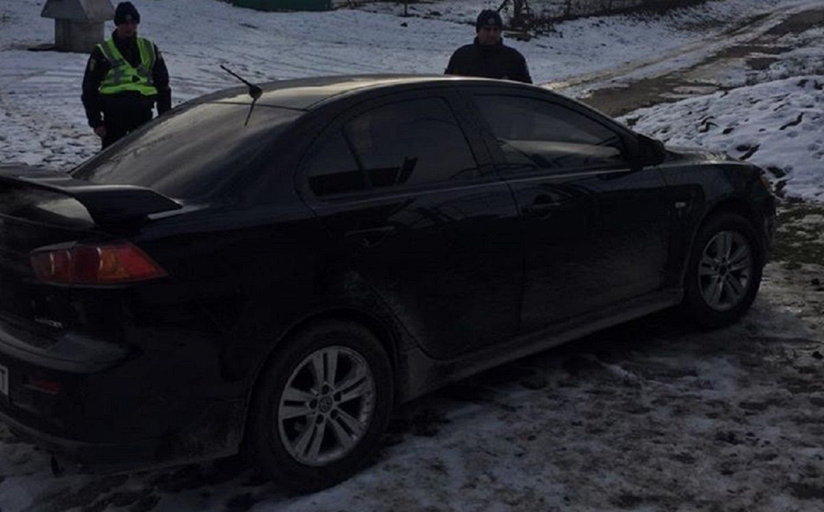 У селі на Львівщині знайшли вкрадене з сусідньої області авто
