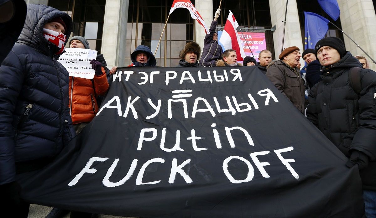 Білоруси вийшли на масові протести в Мінську проти інтеграції Білорусі з Росією